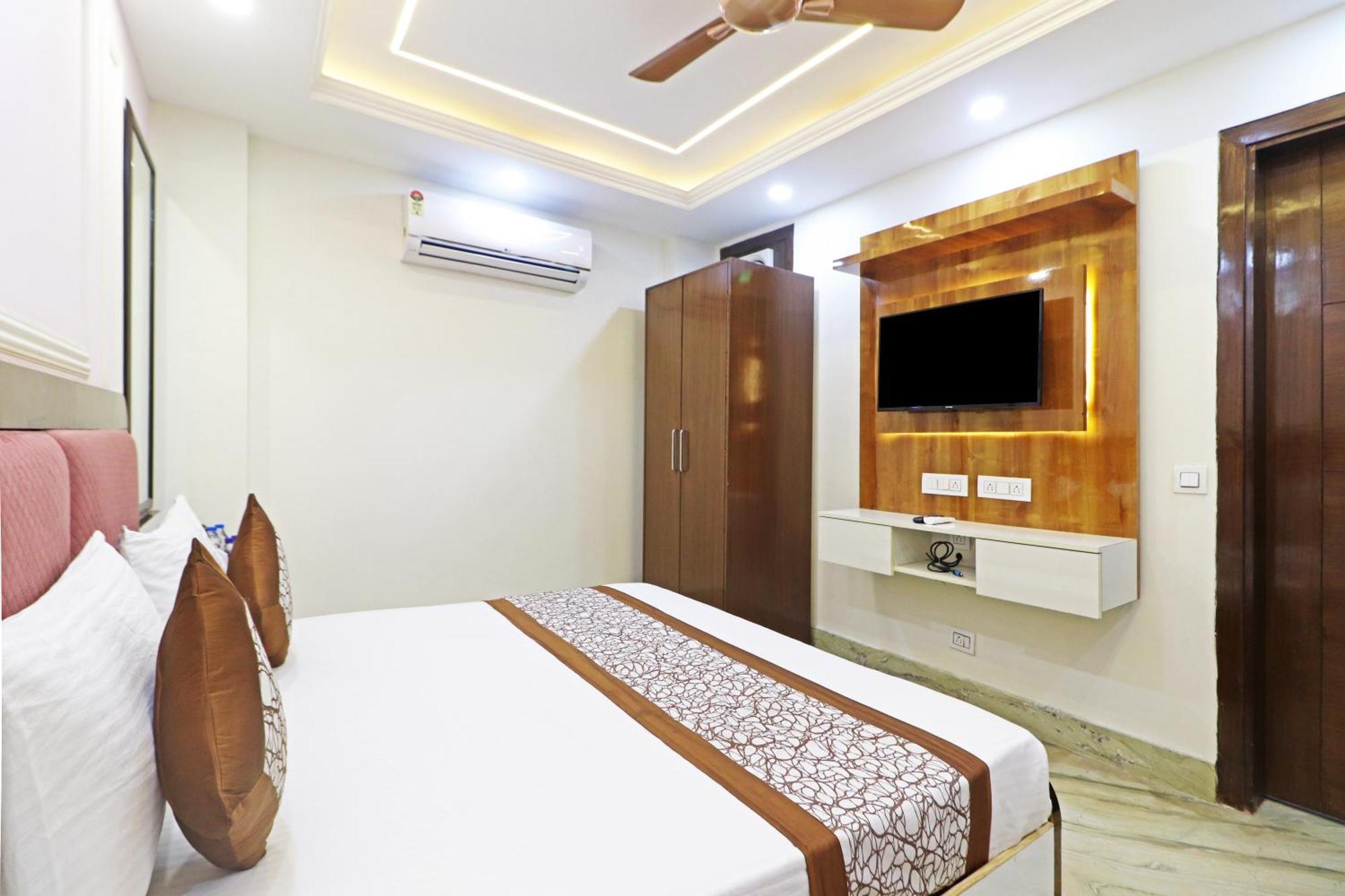 Hotel Frankstay By Samrat Residency 10 Mints Walking Distance Nizamuddin Railway Station 4*